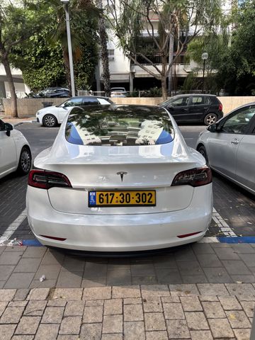 טסלה מודל 3