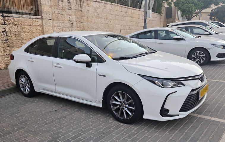 טויוטה קורולה