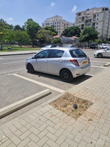 טויוטה יאריס