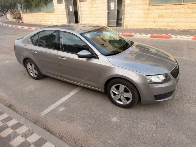 סקודה אוקטביה