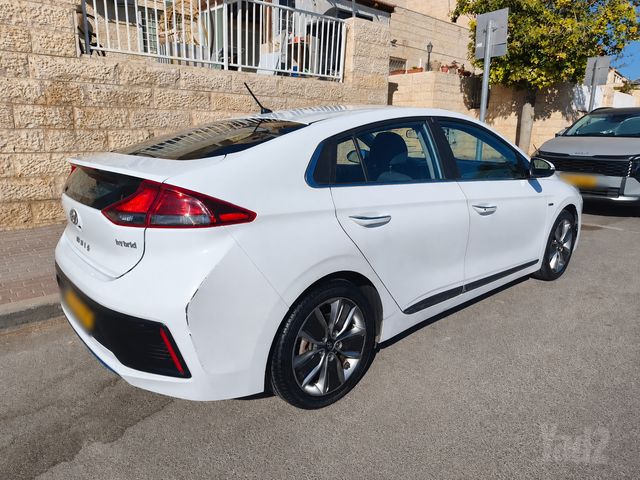 יונדאי איוניק