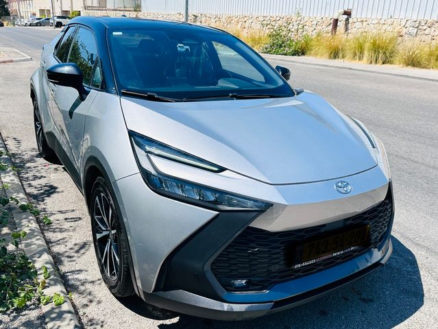 מודעת רכב טויוטה C-HR