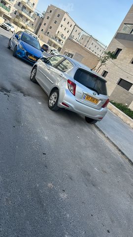 טויוטה יאריס