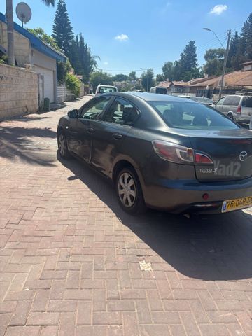 מודעת רכב מאזדה 3