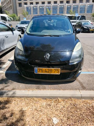 רנו סניק