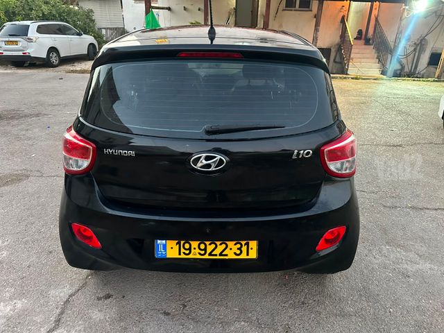 יונדאי i10