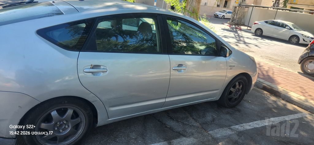 טויוטה פריוס