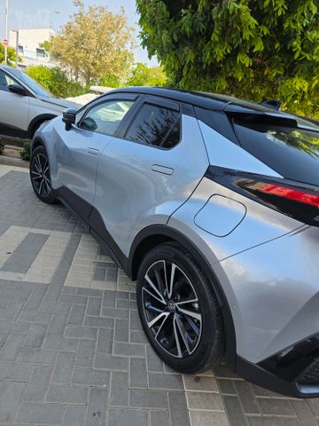 מודעת רכב טויוטה C-HR