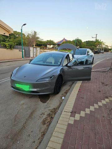מודעת רכב טסלה מודל 3