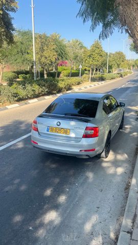 סקודה אוקטביה