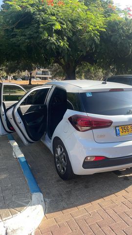 מודעת רכב יונדאי i20
