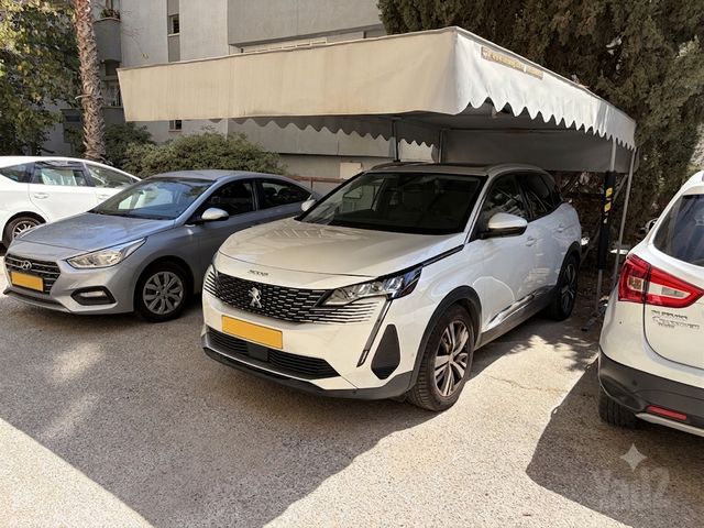 פיג'ו 3008
