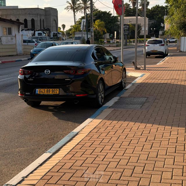 מאזדה 3