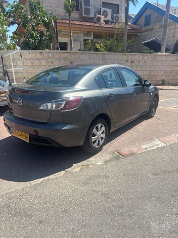 מאזדה 3