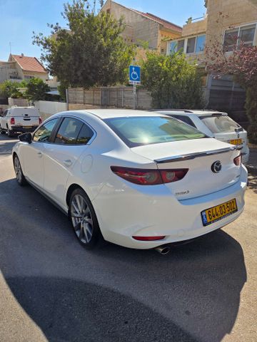 מאזדה 3