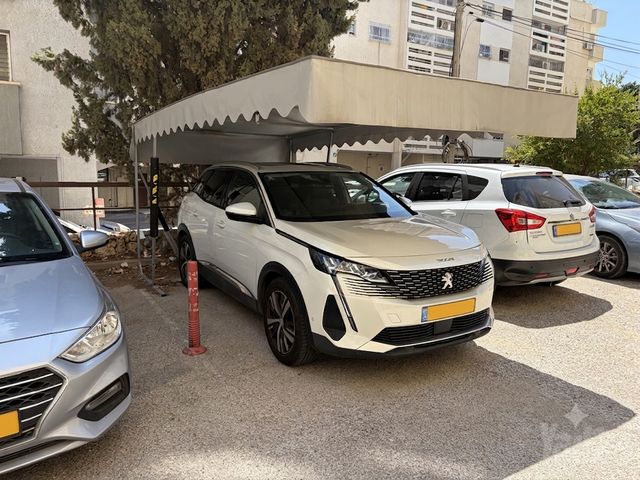 פיג'ו 3008