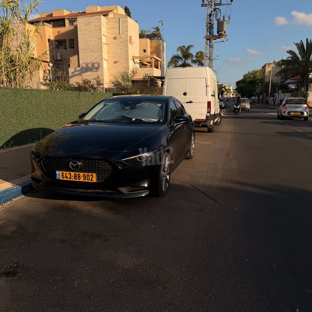 מודעת רכב מאזדה 3