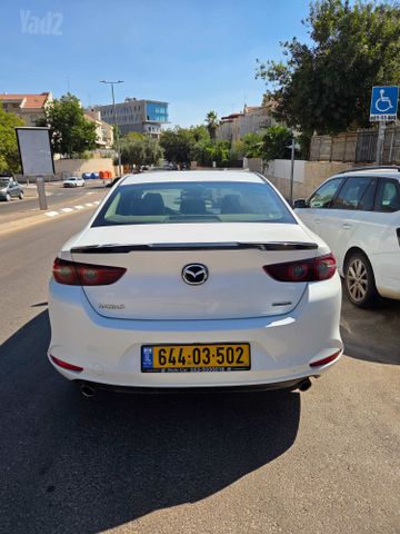 מודעת רכב מאזדה 3