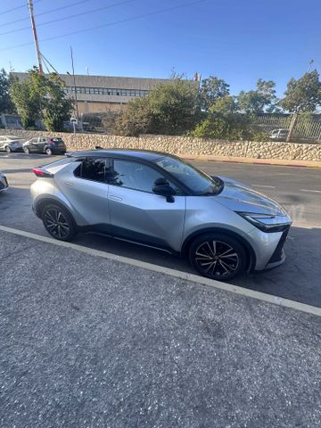 מודעת רכב טויוטה C-HR