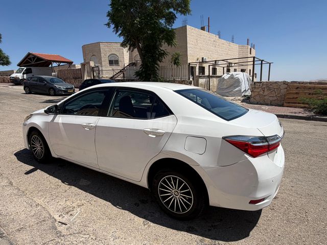 טויוטה קורולה