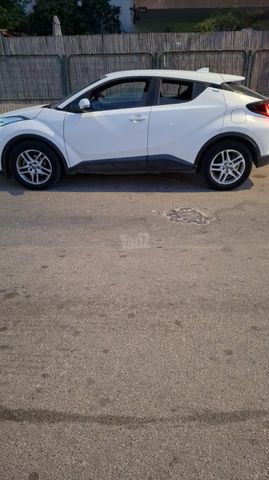 מודעת רכב טויוטה C-HR