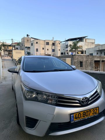 טויוטה קורולה