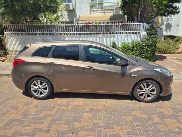 יונדאי i30