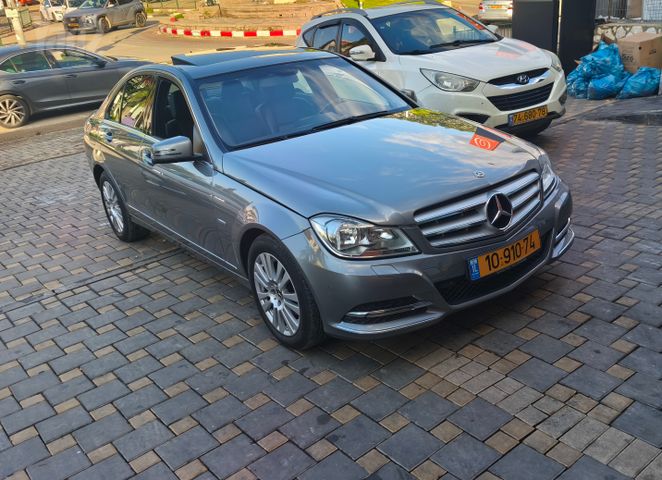 מודעת רכב מרצדס-בנץ C-class