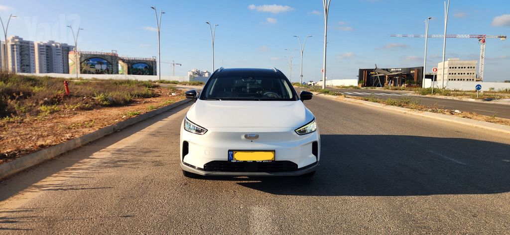 מודעת רכב ג׳ילי Geometry C