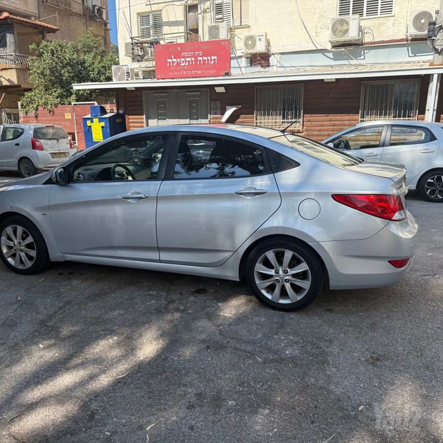 יונדאי אקסנט i25