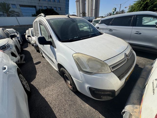 מודעת רכב סיטרואן ברלינגו
