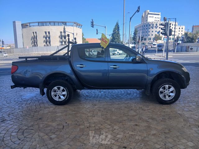 מיצובישי טרייטון / L200