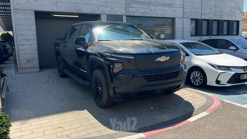 מודעת רכב שברולט סילברדו EV