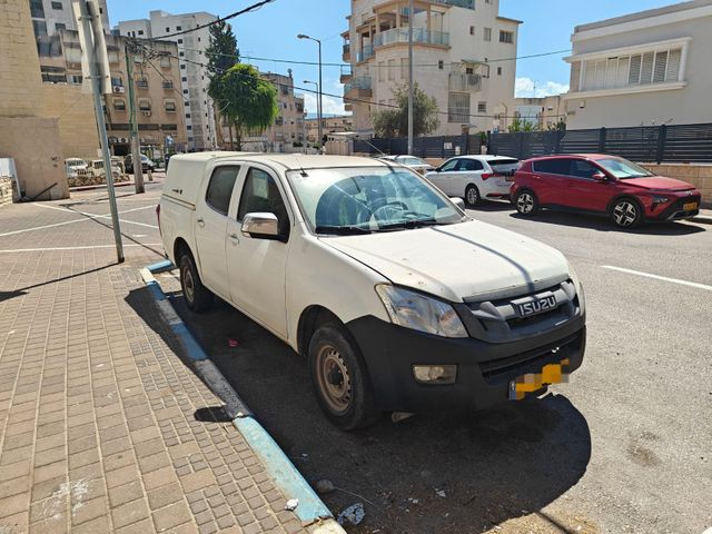 מודעת רכב איסוזו די-מקס
