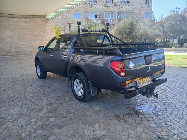 מיצובישי טרייטון / L200