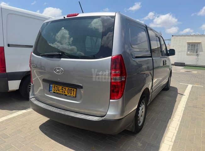 יונדאי H-1 / i800