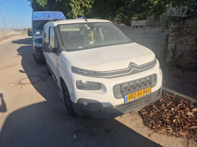 מודעת רכב סיטרואן ברלינגו