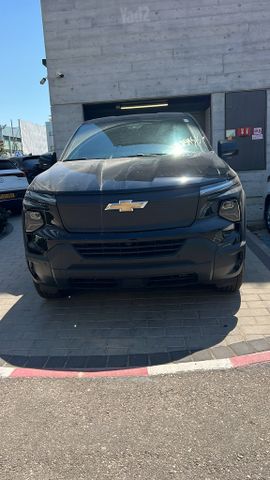 מודעת רכב שברולט סילברדו EV 2