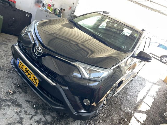 טויוטה RAV4