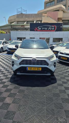 טויוטה RAV4