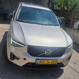מודעת רכב וולוו XC40