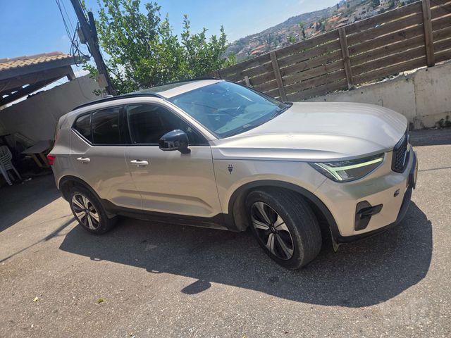 וולוו XC40
