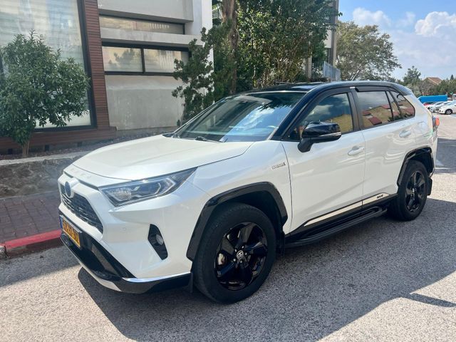 טויוטה RAV4