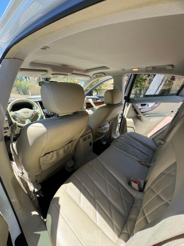 אינפיניטי QX70
