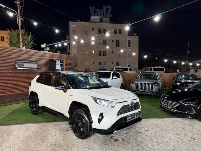 טויוטה RAV4