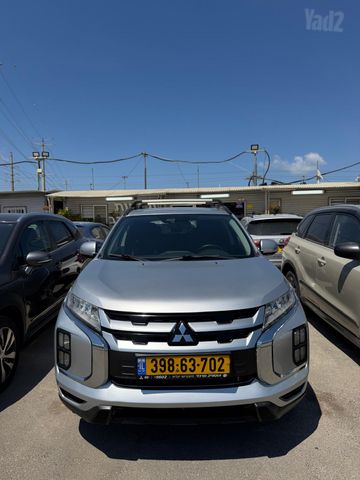 מודעת רכב מיצובישי ASX
