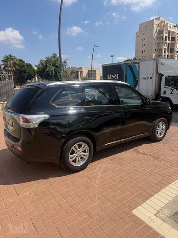 מיצובישי אאוטלנדר