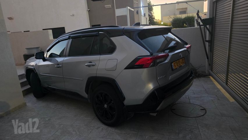 מודעת רכב טויוטה RAV4