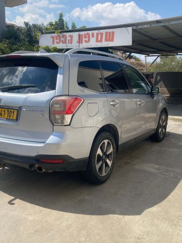 סובארו פורסטר