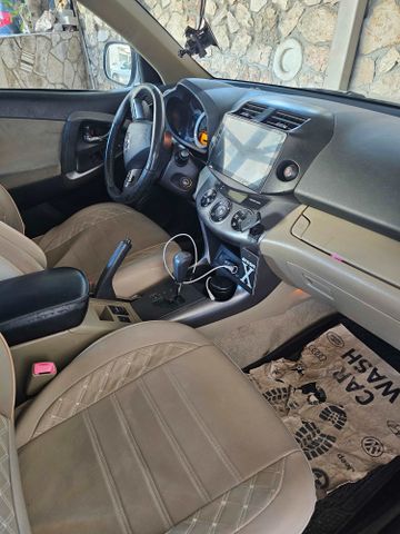 טויוטה RAV4
